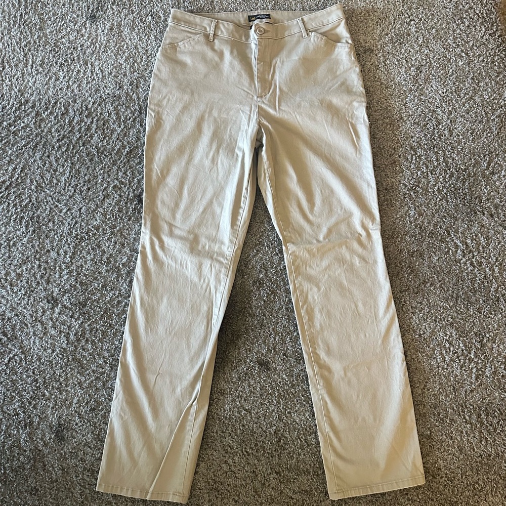 Khaki Pants Size 14 Lee Relaxed Fit Straight Leg Mid Rise Effortless Wash & Wear